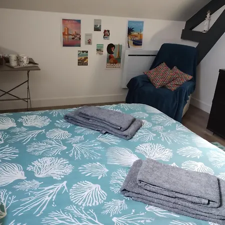 ホームステイ Proche Sortie A10