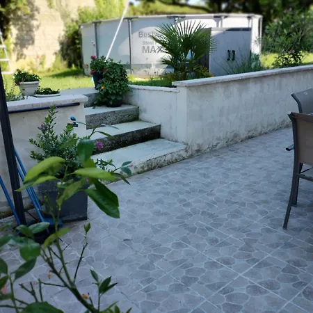 ホームステイ Proche Sortie A10 *