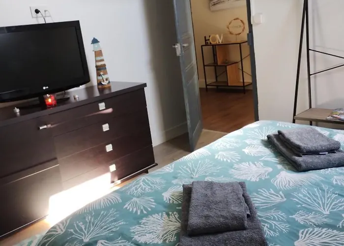 Proche Sortie A10 Homestay Pons